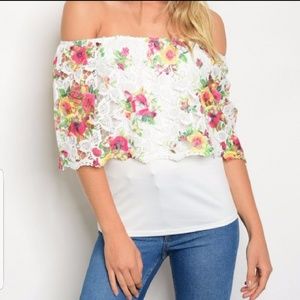 🌹NWOT🌹 Off Shoulder Floral Lace Top